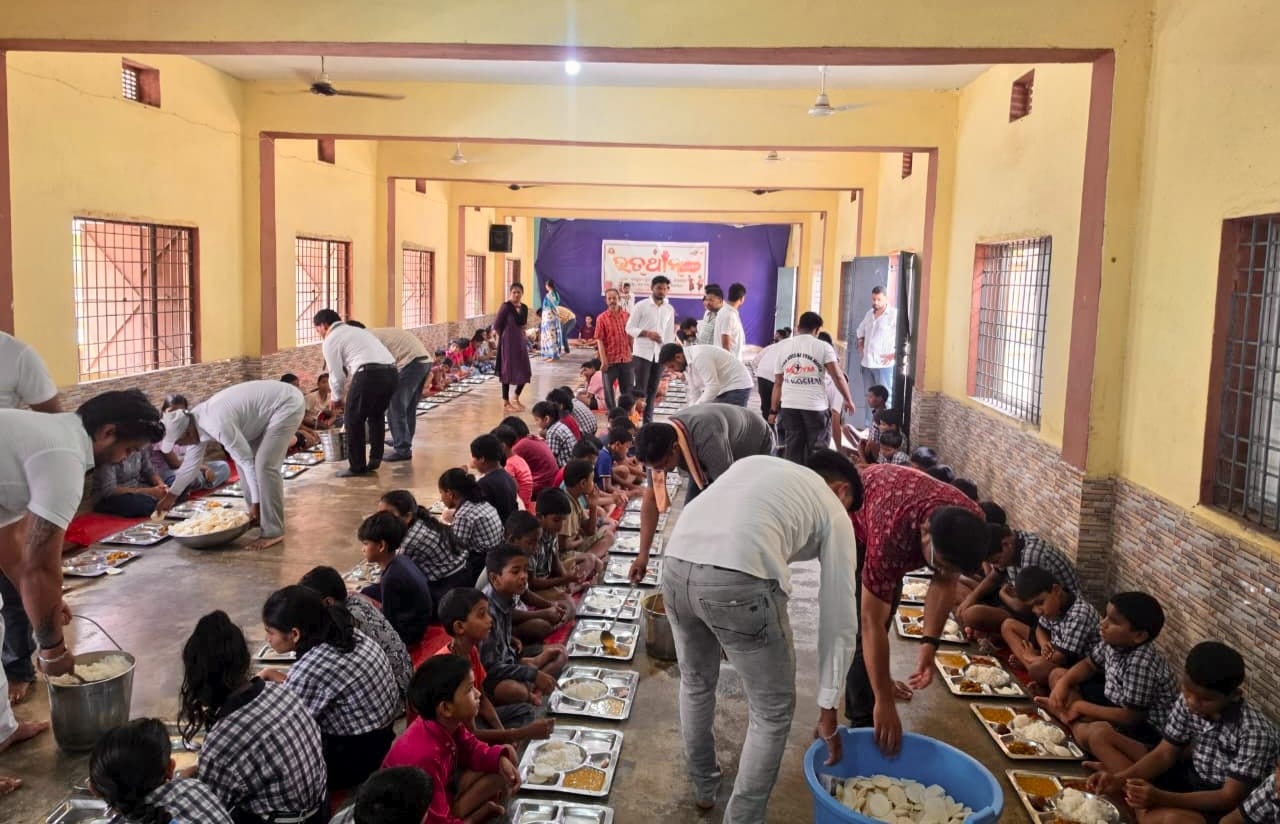WOYM Celebrates Its 10th Foundation Day with Special Children